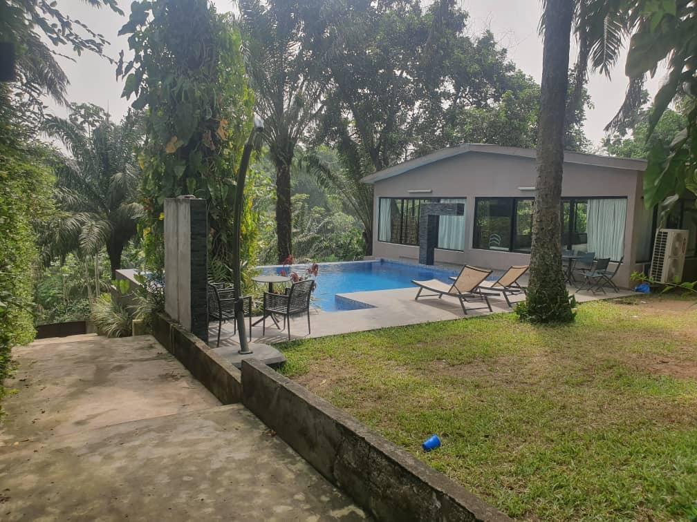 Vente d'une Maison / Villa de 14 pièce(s) à 1.800.000.000 FCFA : Abidjan-Cocody-Angré (Angre 7)