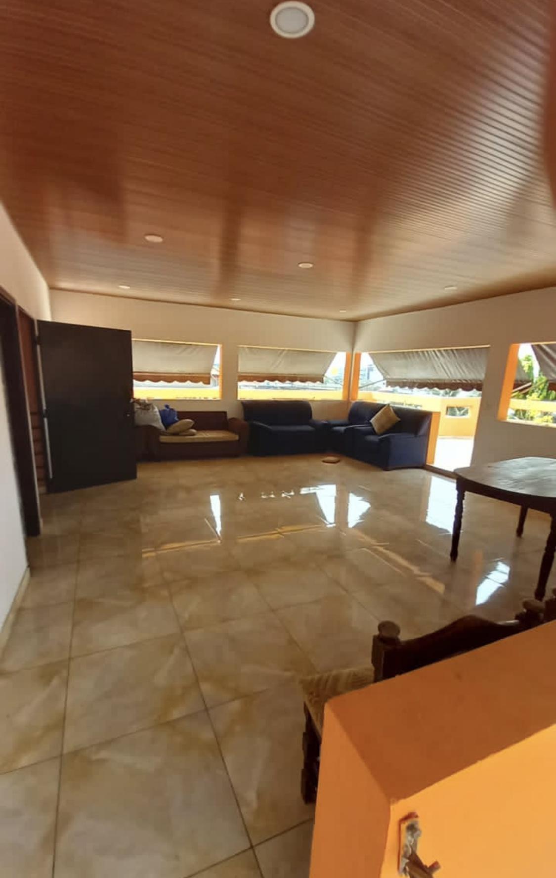 Vente d'une Maison / Villa de 6 pièce(s) à 260.000.000 FCFA : Abidjan-Cocody-Riviera (Rivera faya )