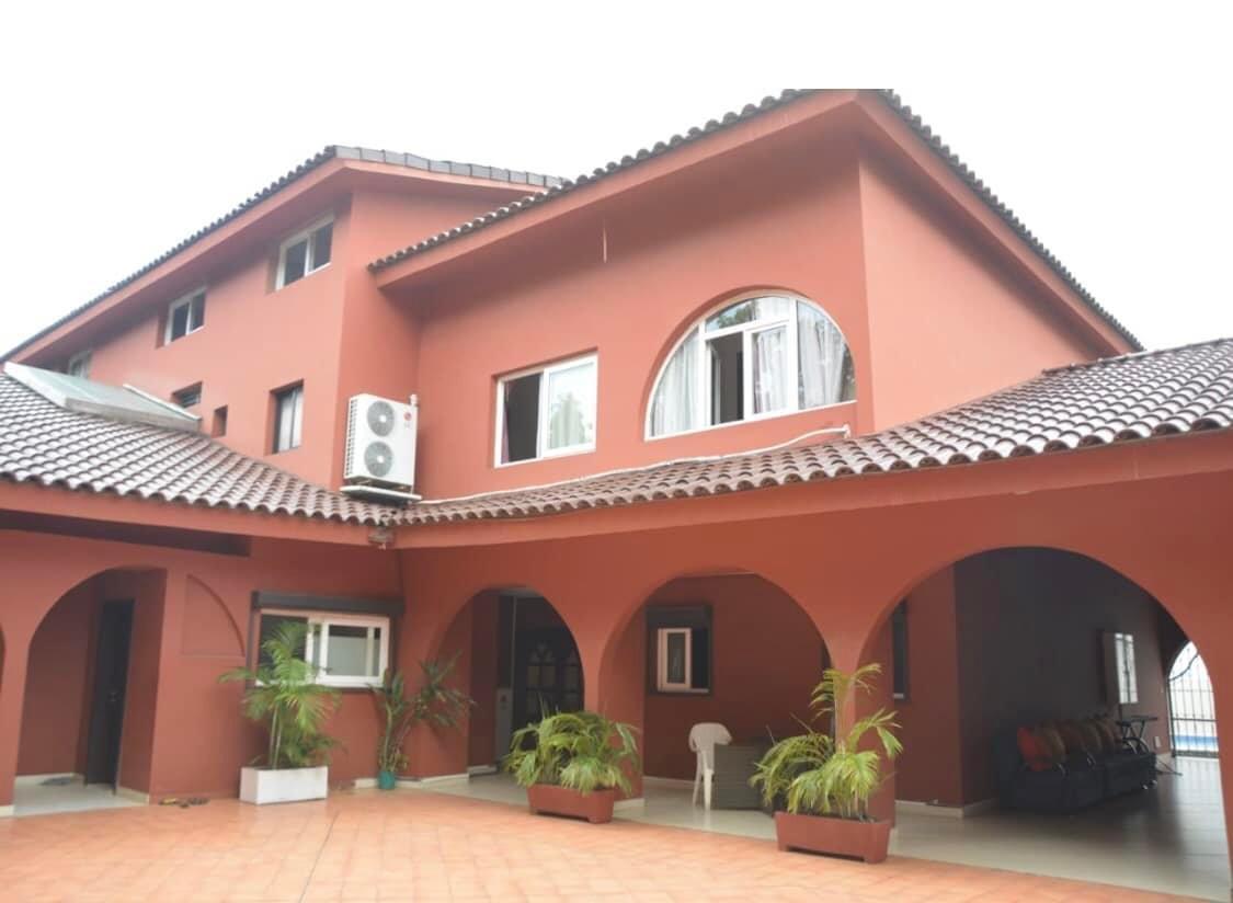 Vente d'une Maison / Villa : Abidjan-Cocody-Riviera (Rivera golf )