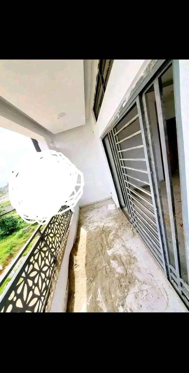 Location d'un Appartement de 3 pièce(s) à 250.000 FCFA : Abidjan-Cocody-Angré ()