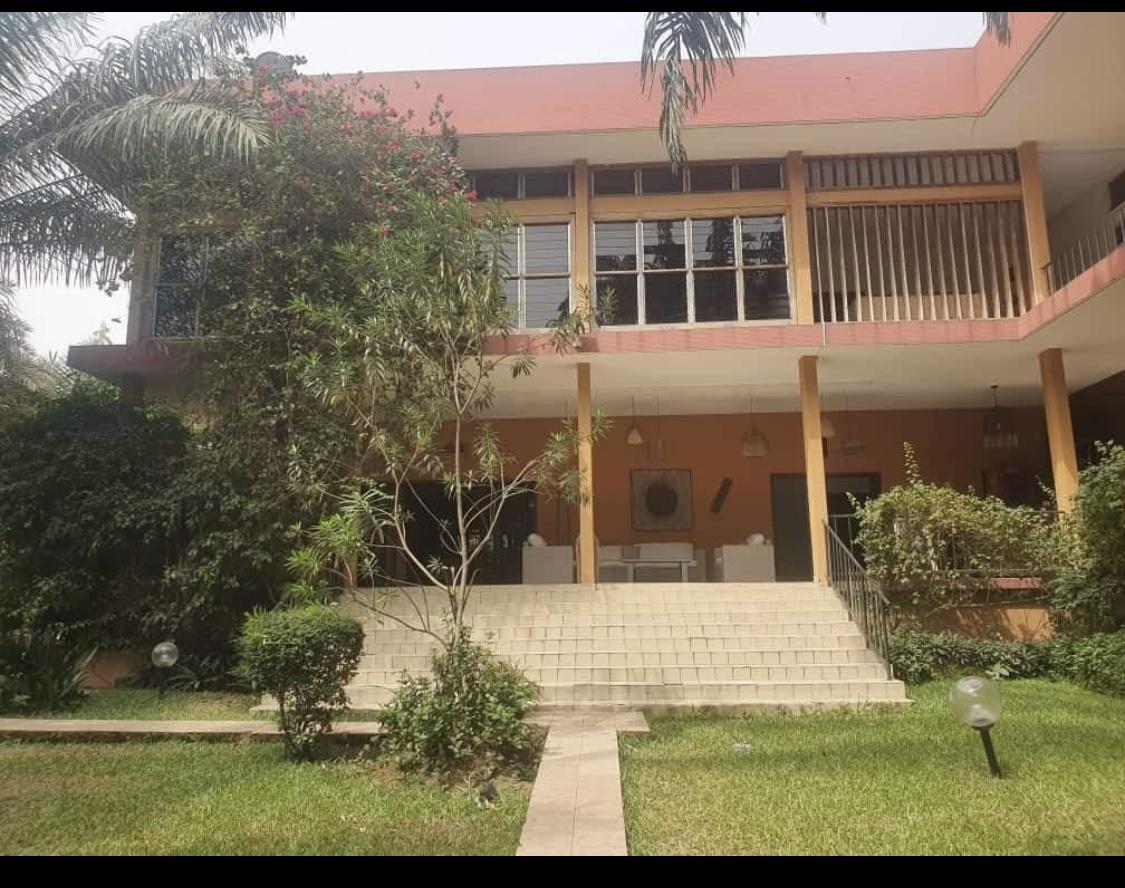 Vente d'une Maison / Villa : Abidjan-Cocody-Angré (Cocody 7)