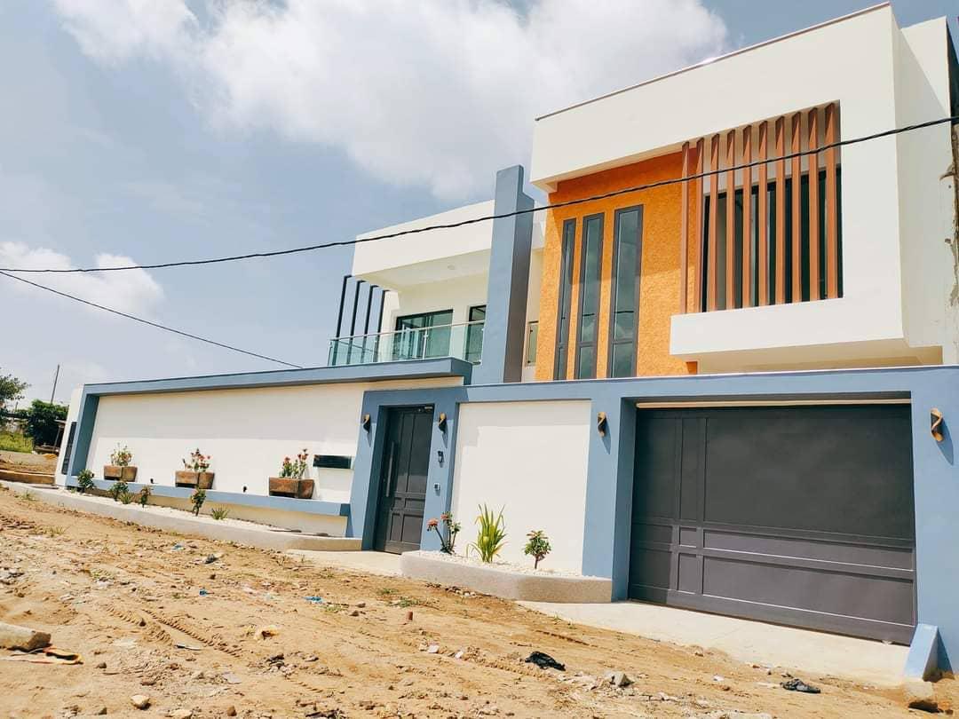 Vente d'une Maison / Villa de 5 pièce(s) à 160.000.000 FCFA : Abidjan-Bingerville (Bingerville )