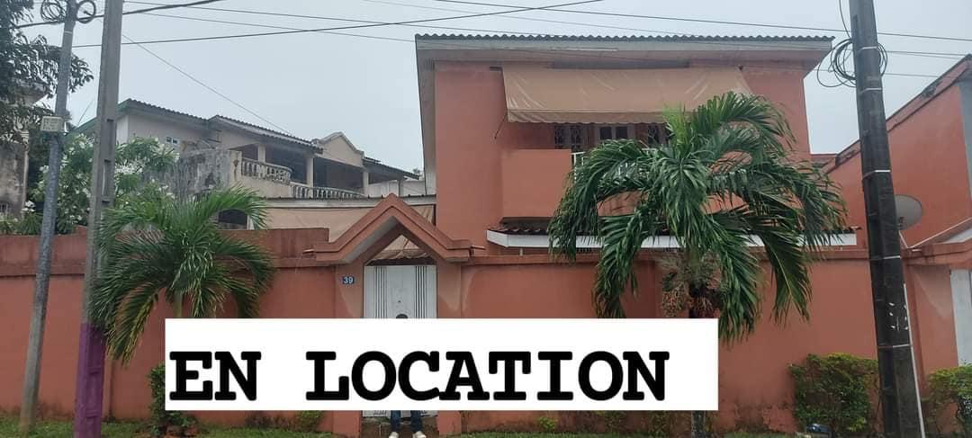Location d'une Maison / Villa : Abidjan-Cocody-Riviera (COCODY PALMERAIE ROSIERS)