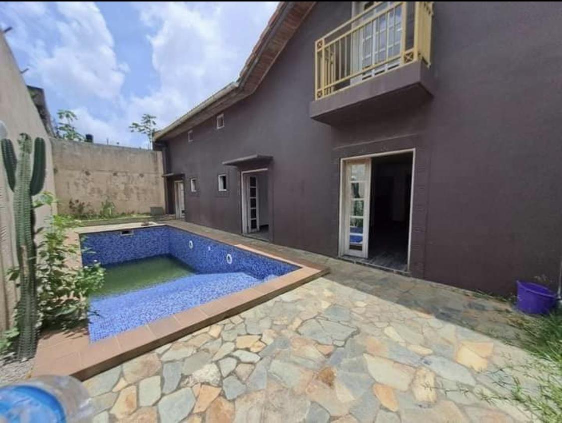 Vente d'une Maison / Villa de 7 pièce(s) à 400.000.000 FCFA : Abidjan-Cocody-Riviera (Rivera golf )