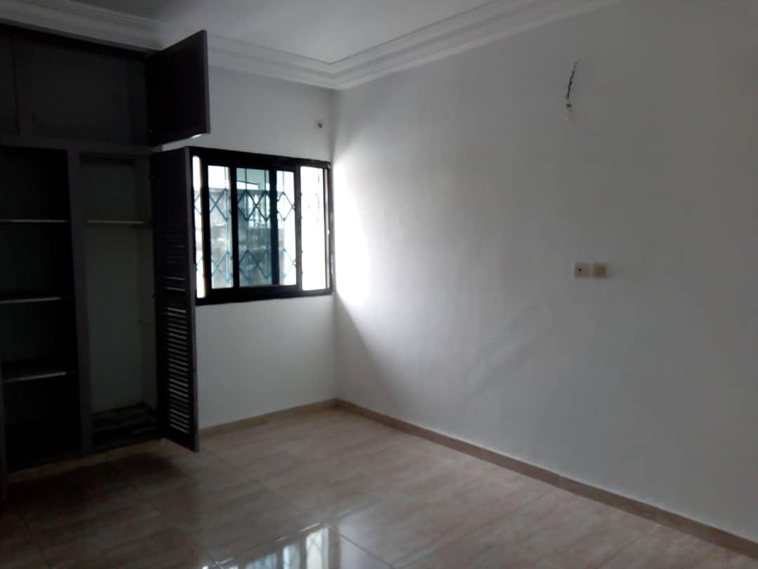 Location d'un Appartement de 4 pièce(s) à 600.000 FCFA : Abidjan-Cocody-Riviera (Riviera Palmeraie )