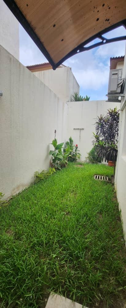 Location d'une Maison / Villa de 6 pièce(s) à 1.150.000 FCFA : Abidjan-Cocody-Riviera (Faya)