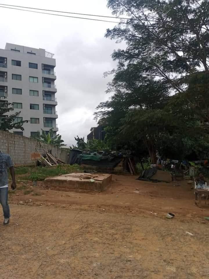 Vente d'un Terrain : Abidjan-Cocody-Angré (Angre 9e tranches)