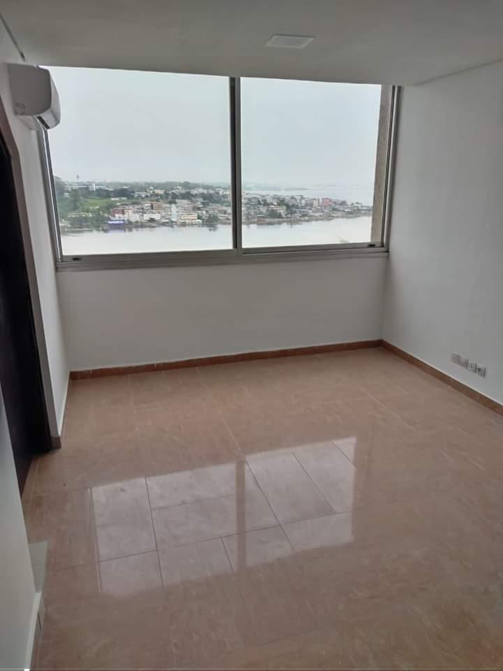 Location d'un Appartement de 8 pièce(s) à 3.000.000 FCFA : Abidjan-Plateau (Plateau )