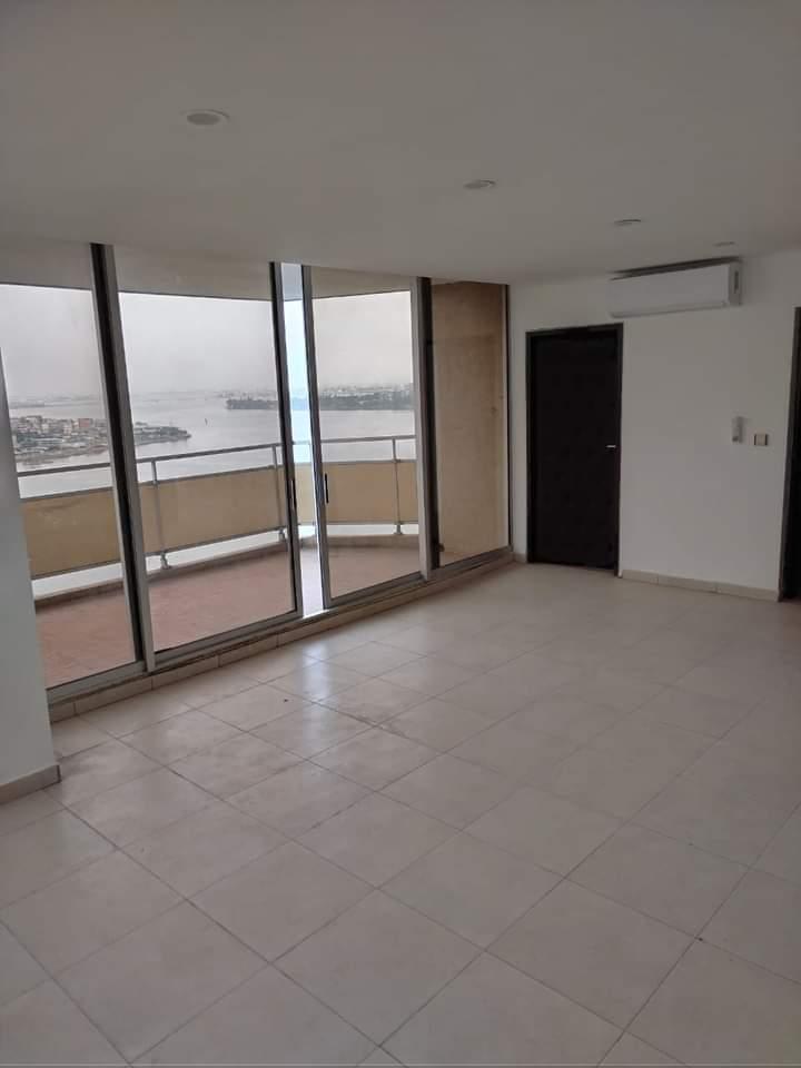 Location d'un Appartement de 8 pièce(s) à 3.000.000 FCFA : Abidjan-Plateau (Plateau )