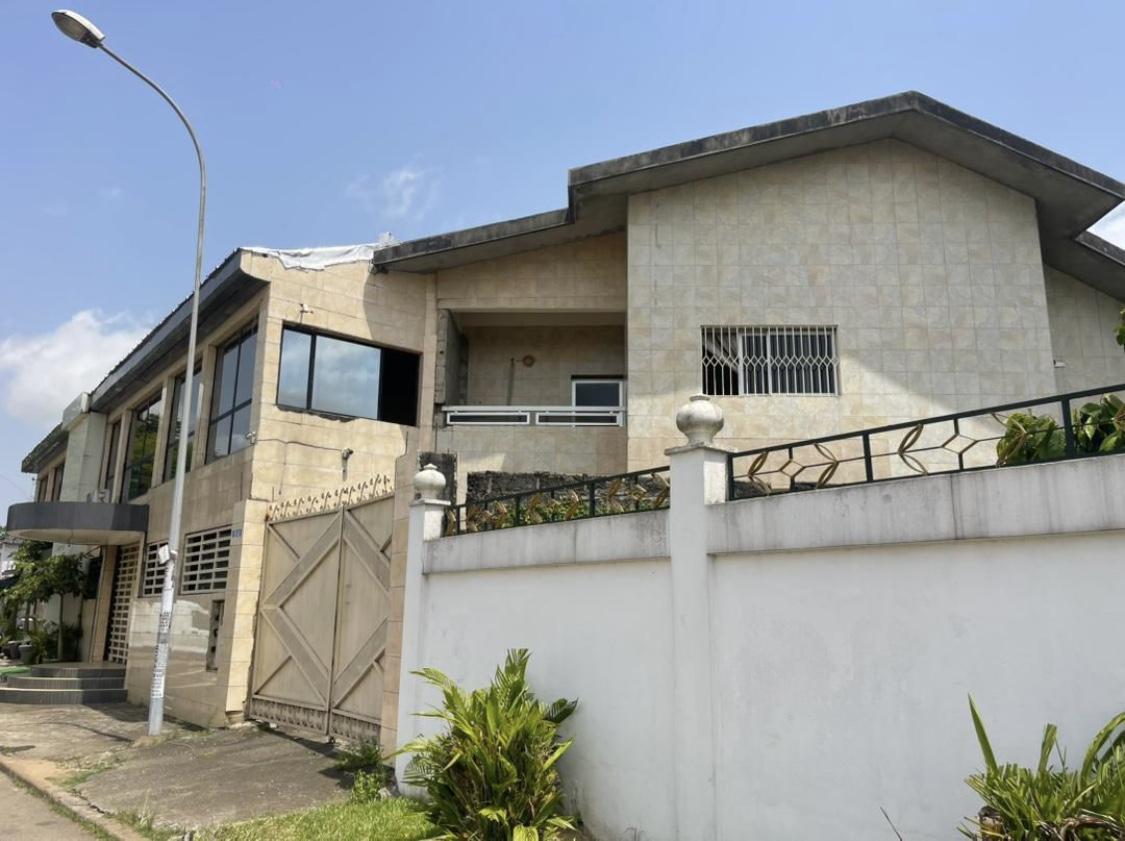 Vente d'une Maison / Villa : Abidjan-Cocody-Riviera (Rivera 3)