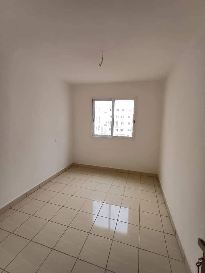 Location d'un Appartement de 4 pièce(s) à 210.000 FCFA : Abidjan-Yopougon (Youpougon )