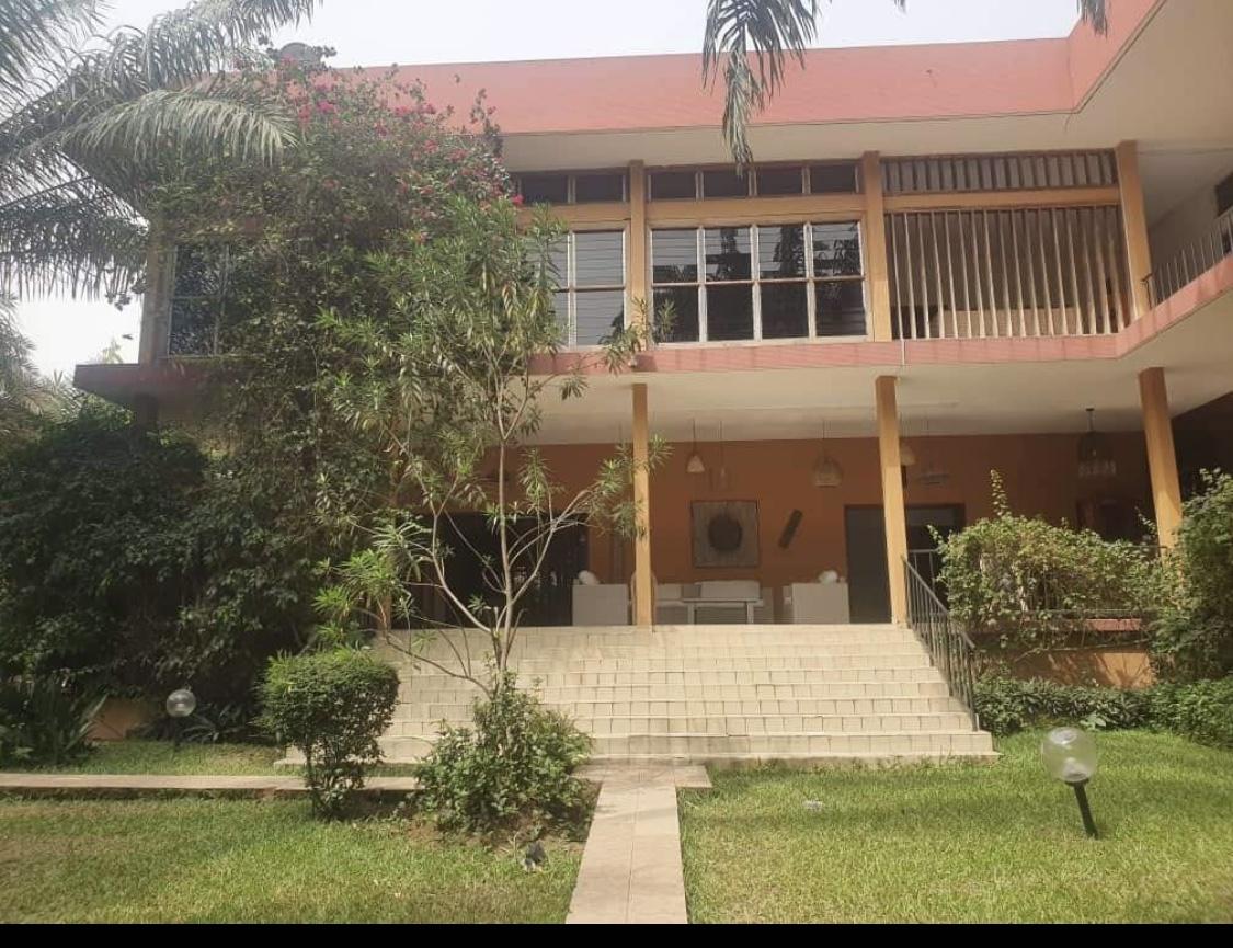 Vente d'une Maison / Villa : Abidjan-Cocody-2 Plateaux (Cocody 7)
