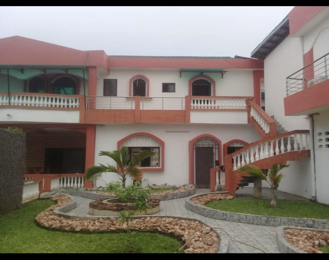 Vente d'une Maison / Villa de 8 pièce(s) à 1.200.000.000 FCFA : Abidjan-Cocody-Riviera (Rivera 4)
