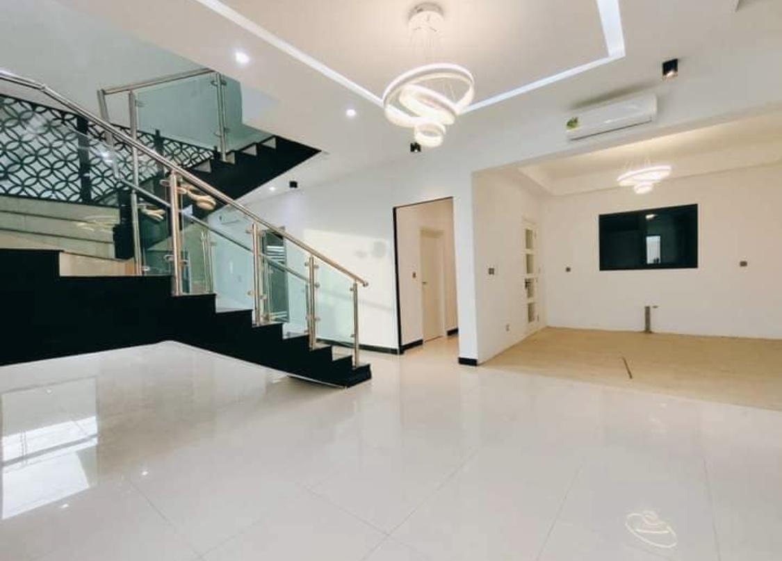 Vente d'une Maison / Villa de 5 pièce(s) à 200.000.000 FCFA : Abidjan-Bingerville (Bingerville )