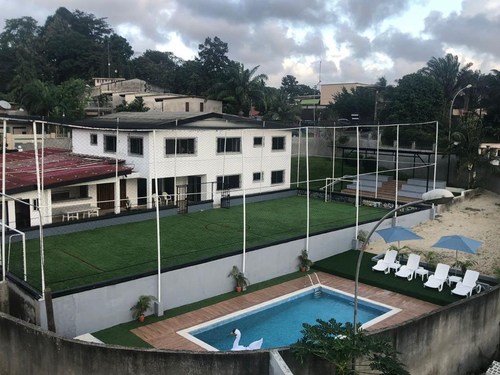Vente d'un Terrain à 850.000.000 FCFA  : Abidjan-Cocody centre (Rti)