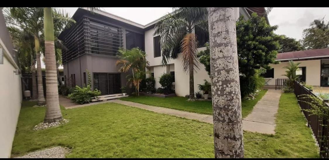 Vente d'une Maison / Villa : Abidjan-Cocody-2 Plateaux (Cocody vallons )