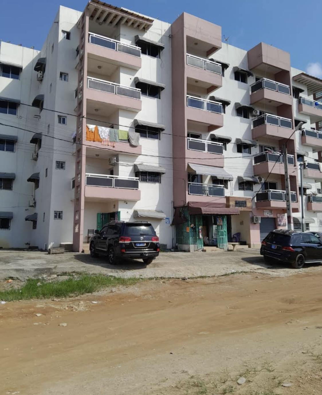 Vente d'un Immeuble : Abidjan-Cocody-Riviera (Cocody faya )