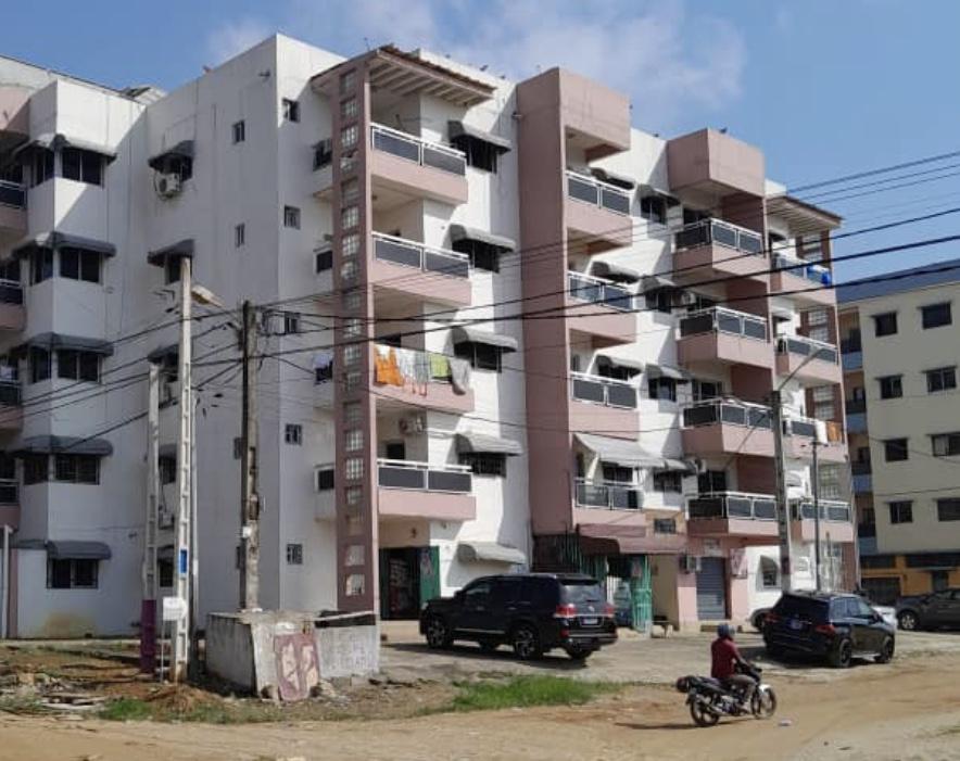 Vente d'un Immeuble à 750.000.000 FCFA  : Abidjan-Cocody-Riviera (Cocody faya )