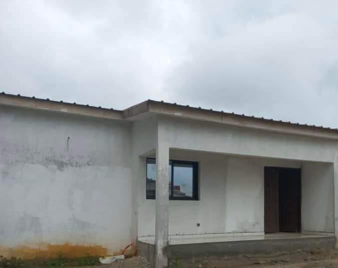 Vente d'une Maison / Villa de 3 pièce(s) à 30.000.000 FCFA : Abidjan-Bingerville (Santé )