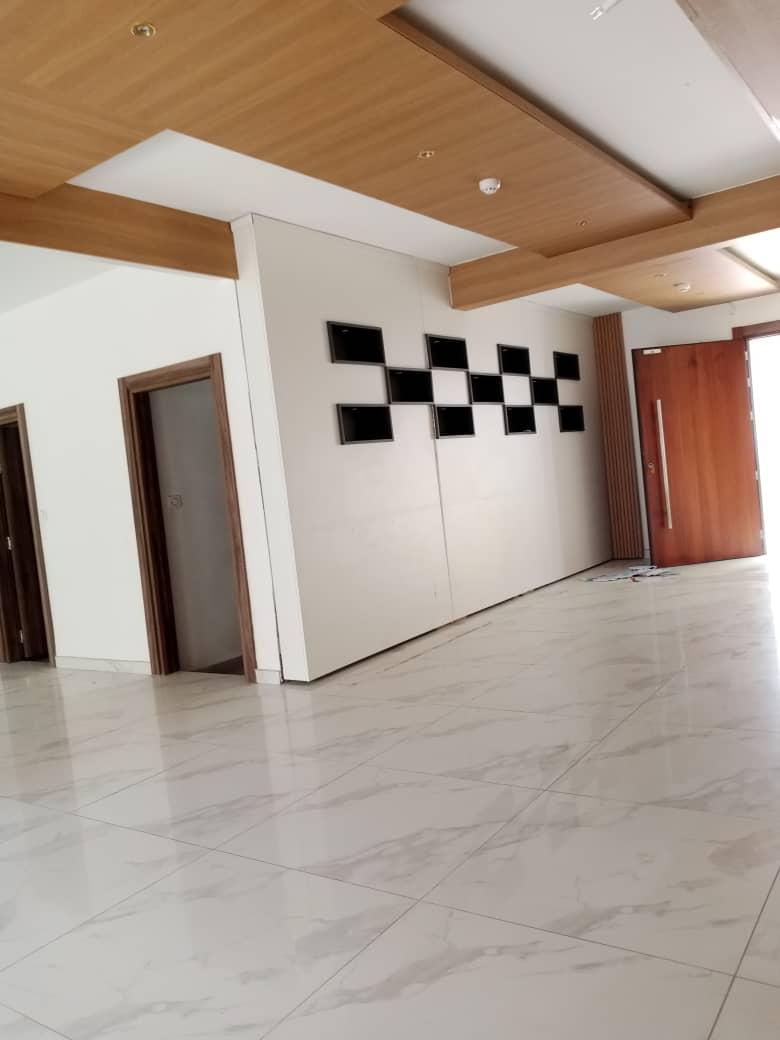 Vente d'une Maison / Villa de 5 pièce(s) à 250.000.000 FCFA : Abidjan-Cocody centre (Golf 1)