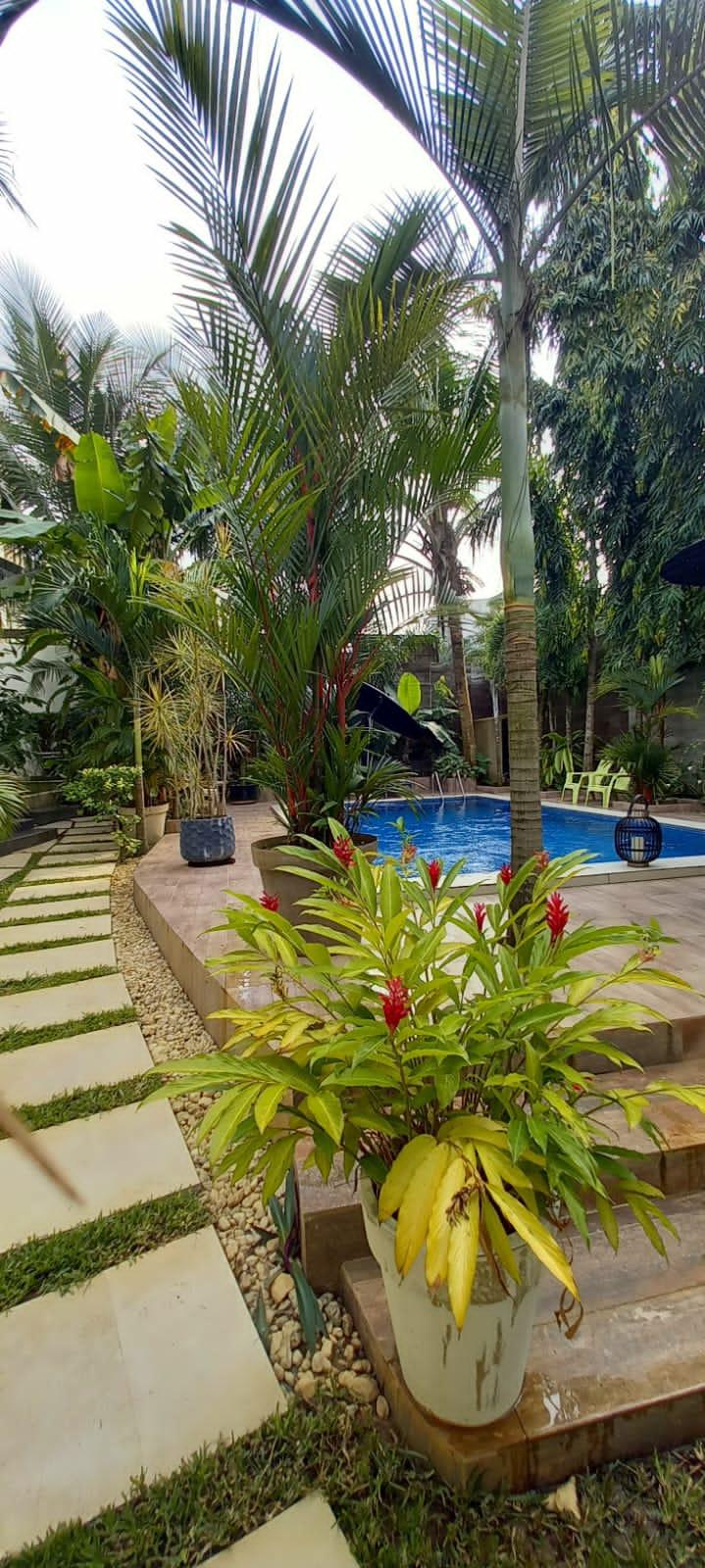Location d'une Maison / Villa de 14 pièce(s) à 2.500.000 FCFA : Abidjan-Cocody-Angré (BESSIkOI )
