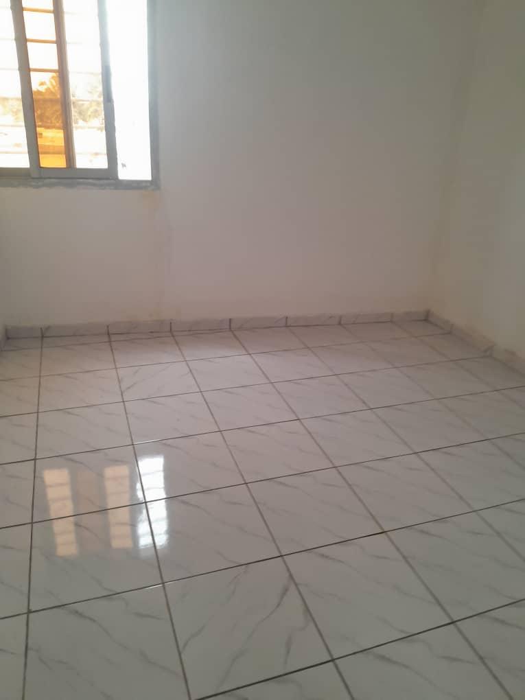 Location d'un Appartement de 1 pièce(s) à 120.000 FCFA : Abidjan-Cocody-Riviera (Nbadon )