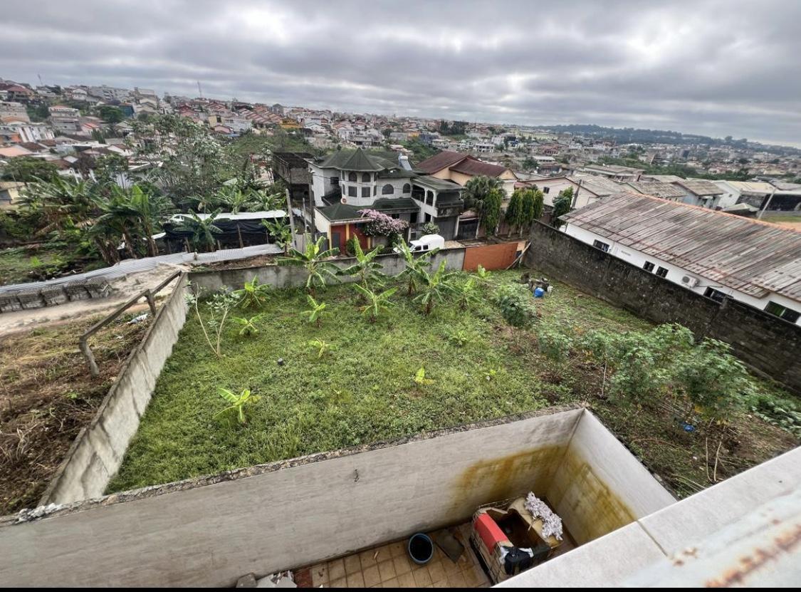 Vente d'un Immeuble à 500.000.000 FCFA  : Abidjan-Cocody-Riviera (Feh kesse )