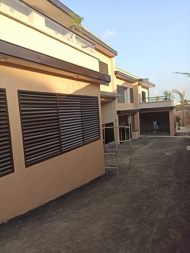 Location d'une Maison / Villa : Abidjan-Cocody-Riviera (Rivera attoban )