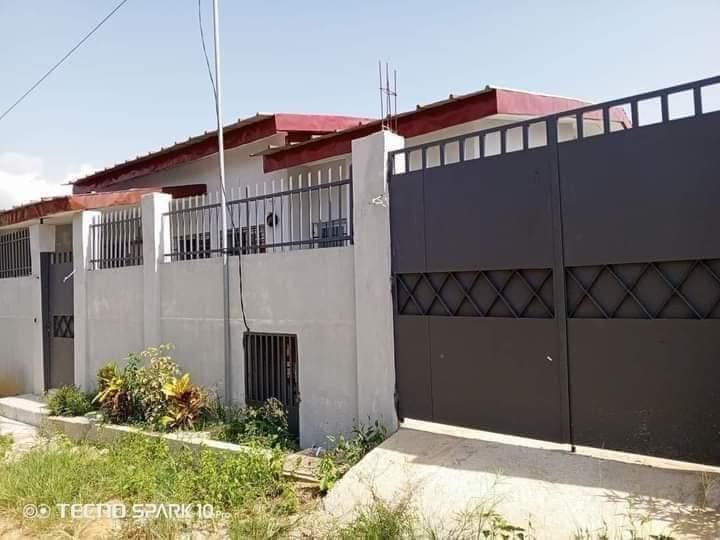 Vente d'une Maison / Villa de 4 pièce(s) à 55.000.000 FCFA : Abidjan-Bingerville (CITE S31 )