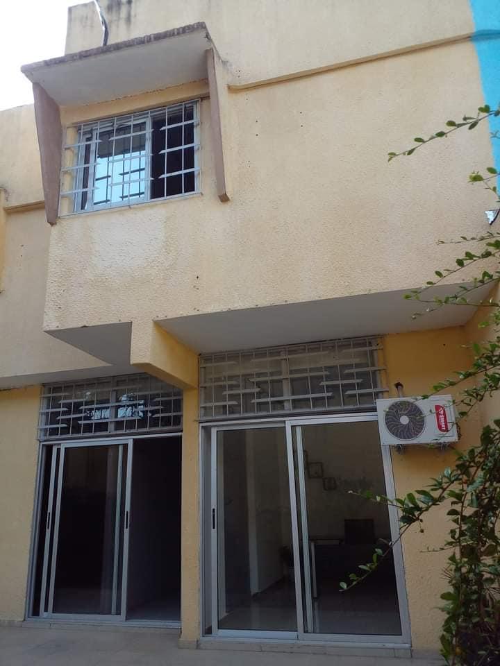 Location d'un Appartement : Abidjan-Cocody centre (COCODY NON LOIN DE L'ECOLE DE POLICE)