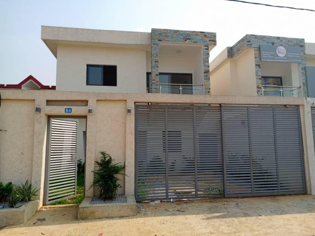 Vente d'une Maison / Villa : Abidjan-Cocody-Angré (CITE SIR)
