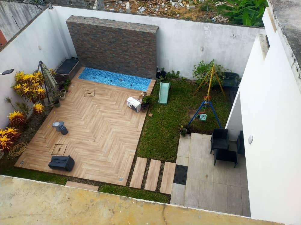 Location d'une Maison / Villa : Abidjan-Cocody-Riviera (RIVIERA 4 MBADON)