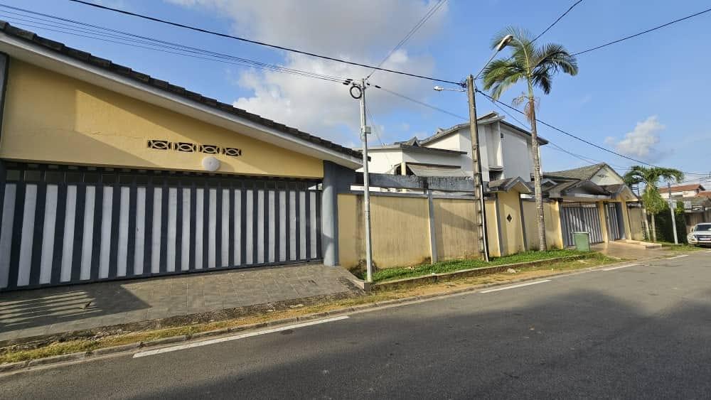 Location d'une Maison / Villa : Abidjan-Cocody-Angré (RIVIERA 3 JACQUES PREVERT 1)