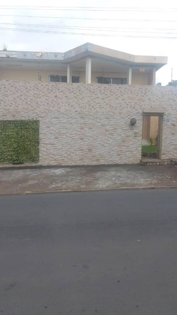 Vente d'une Maison / Villa : Abidjan-Cocody-2 Plateaux (2PLATEAUX VALLON)