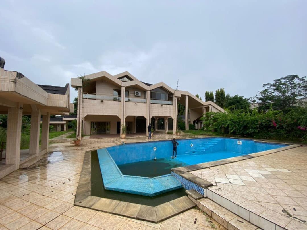 Vente d'une Maison / Villa : Abidjan-Cocody-Riviera (Rivera golf )