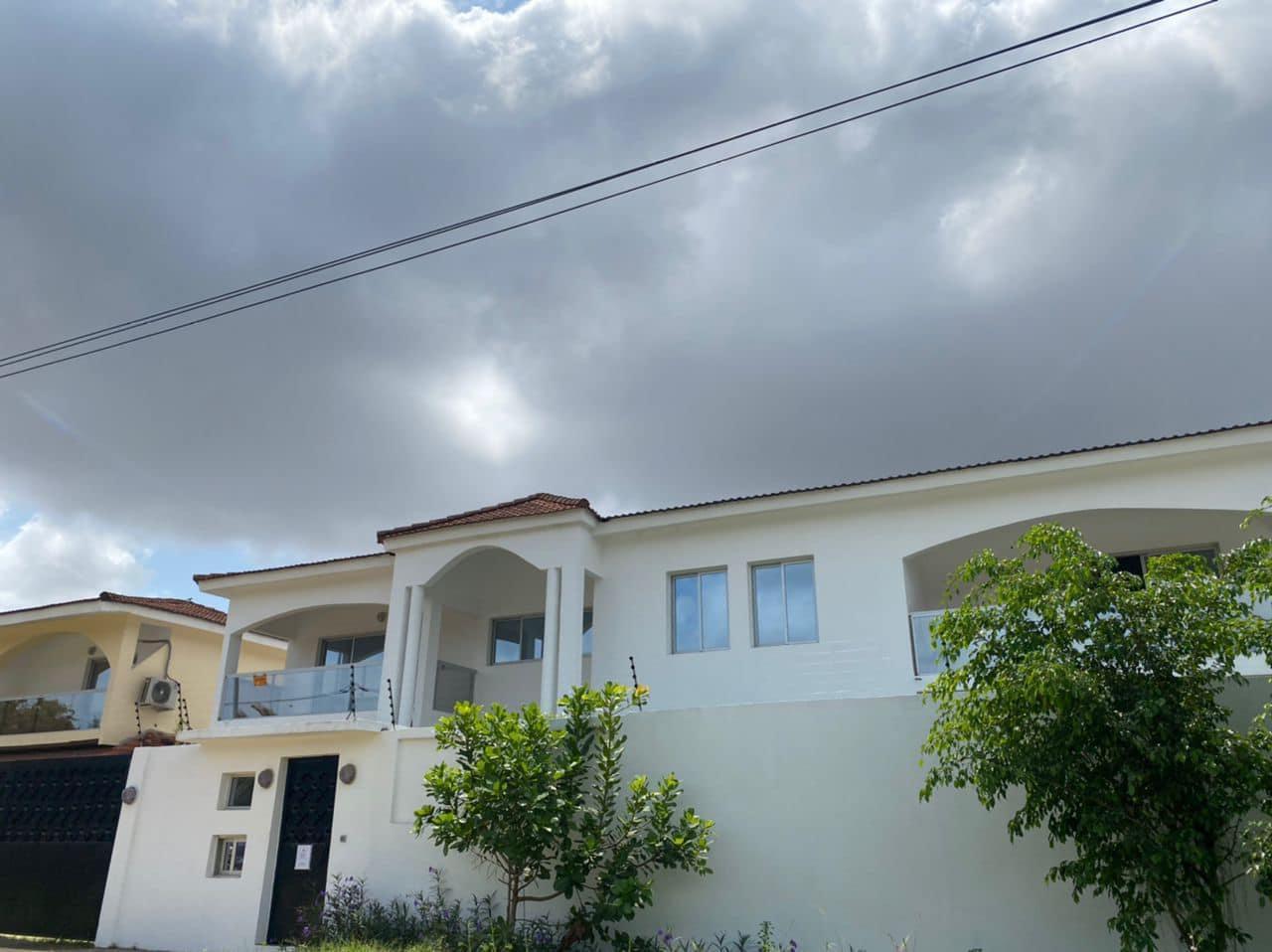 Vente d'une Maison / Villa : Abidjan-Cocody-Riviera (Rivera 4)