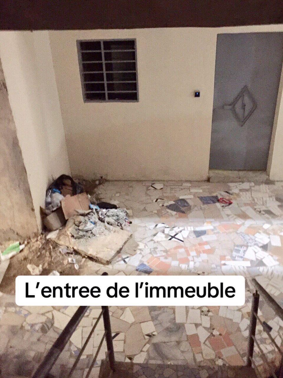 Location d'une Maison / Villa : Abidjan-Cocody-2 Plateaux (2PLATEAUX DERRIERE SOCOCE)