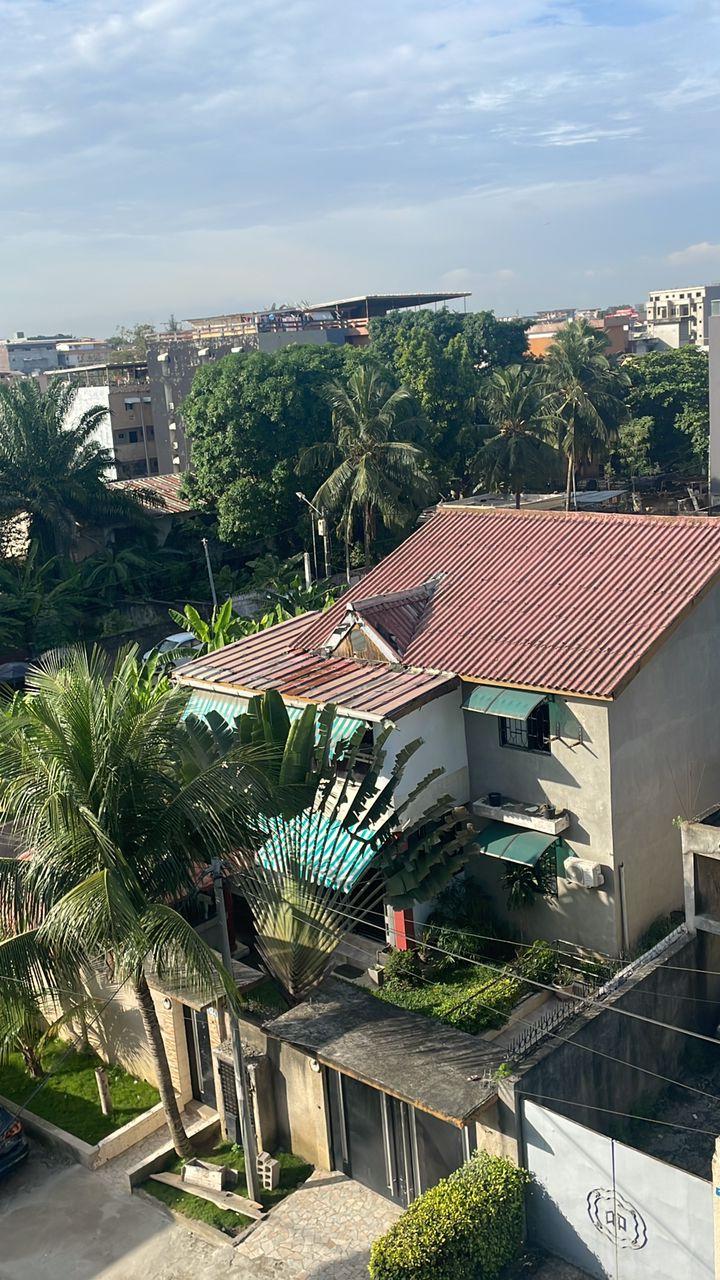 Vente d'une Maison / Villa : Abidjan-Cocody-Riviera (Palmeraie)